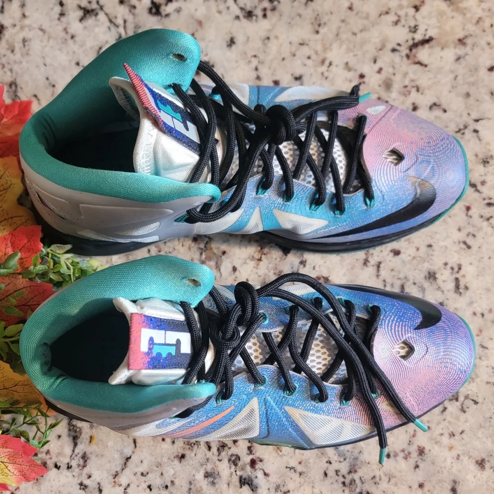Nike LeBron 10 Pure Platinum Sz 9.5 Fingerprint Hyperfuse Multi Color 541100008